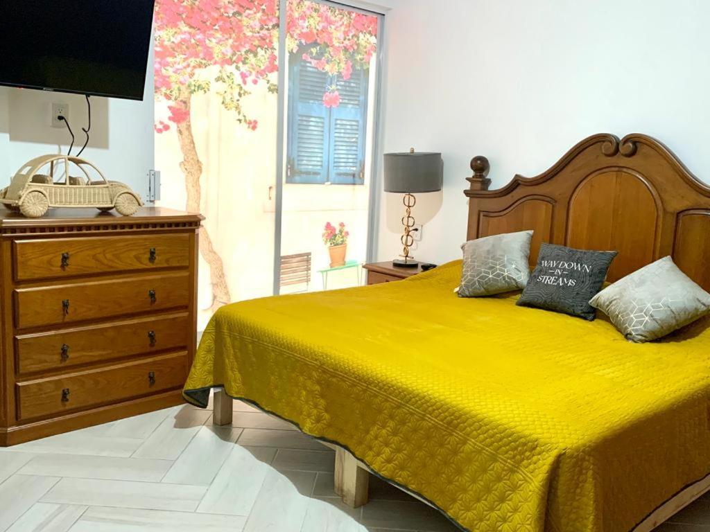 Bungamvilias Apartment Uruapan  ภายนอก รูปภาพ